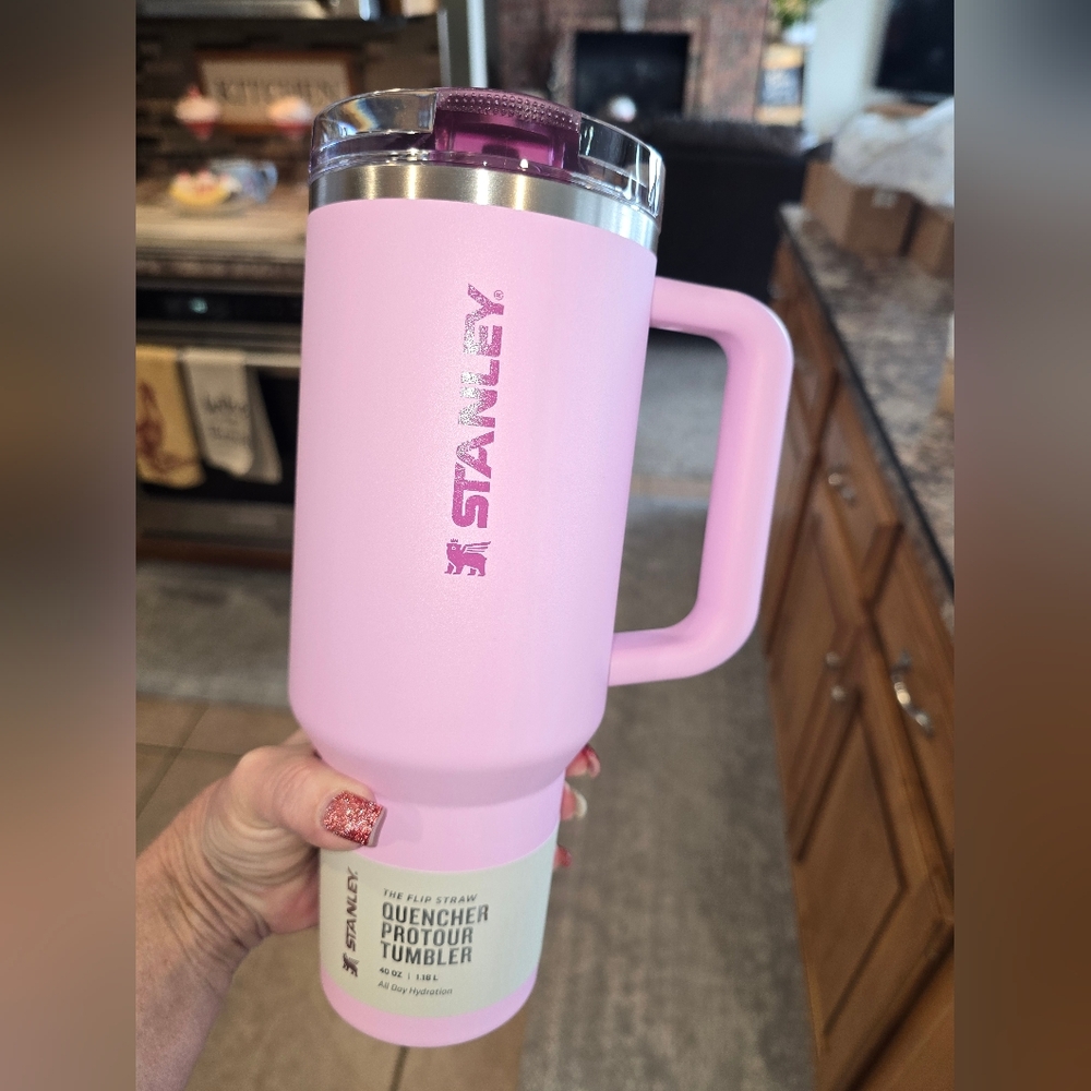 Stanley Cherry Blossom 40 Oz ProTour New